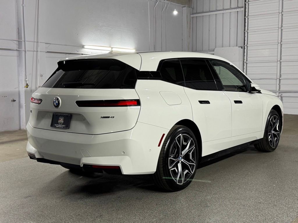 Used 2026 BMW iX xDrive45 AWD/4WD image 9
