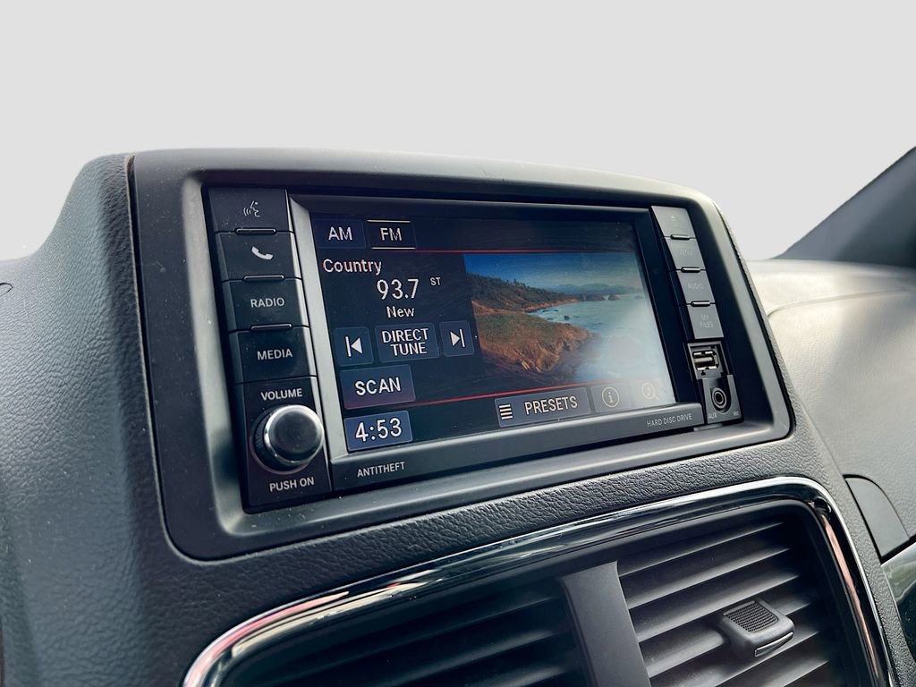 Used 2017 Dodge Grand Caravan SXT FWD image 14