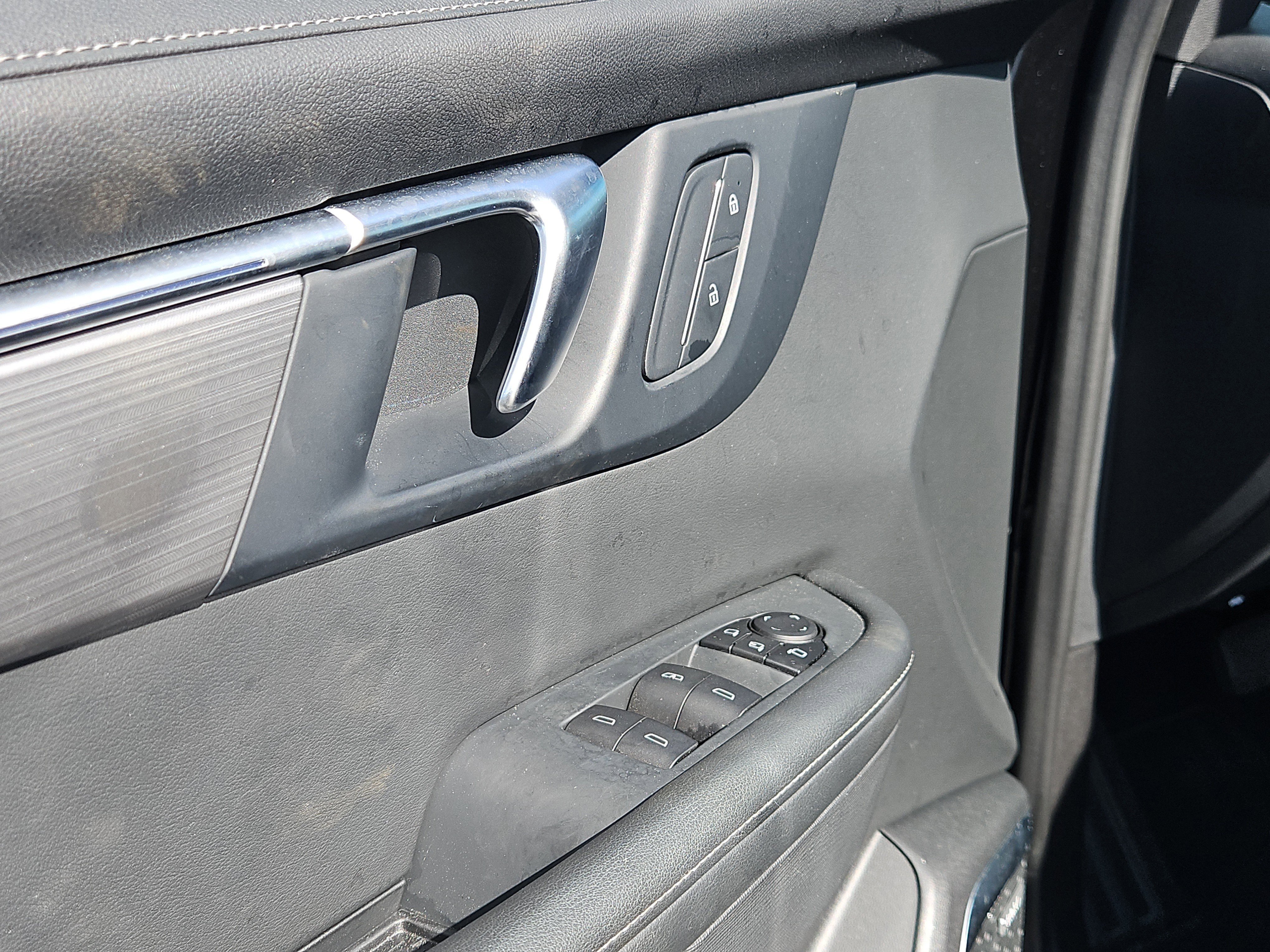 Used 2025 Buick Enclave Preferred FWD image 19