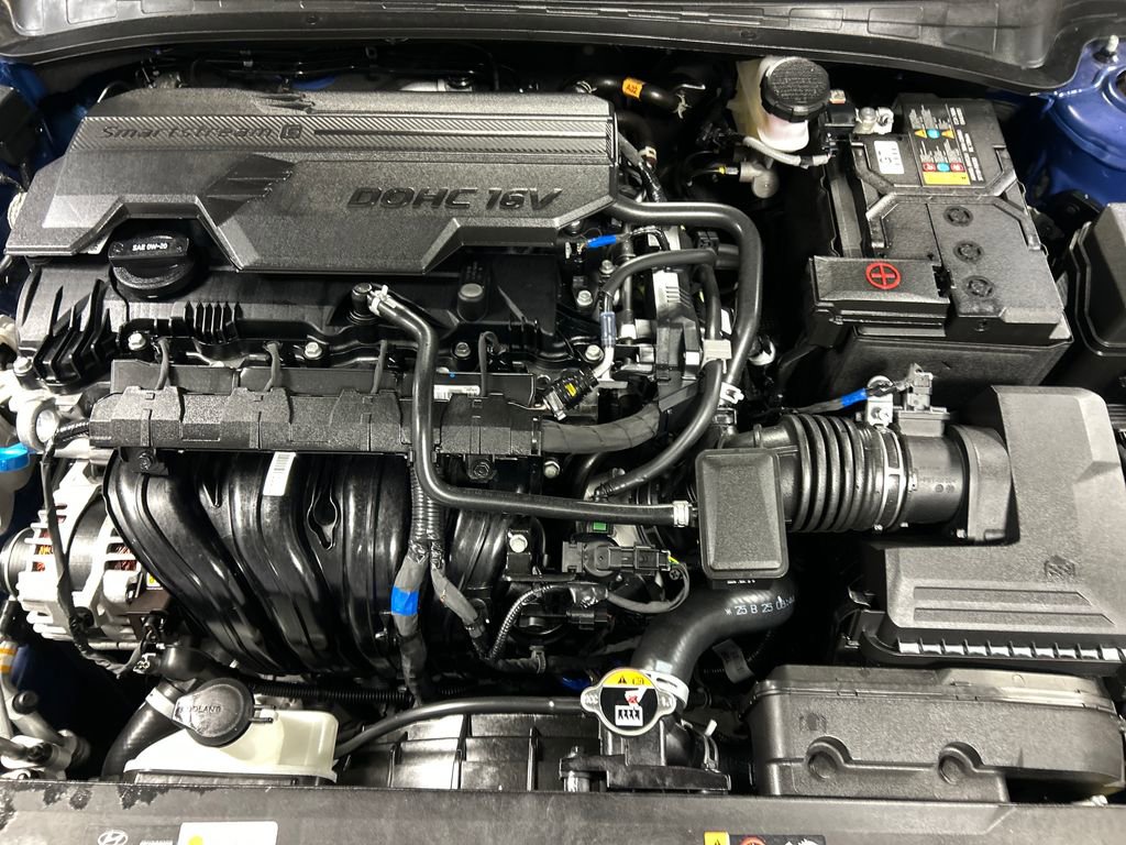 Used 2025 Hyundai Elantra SE image 23