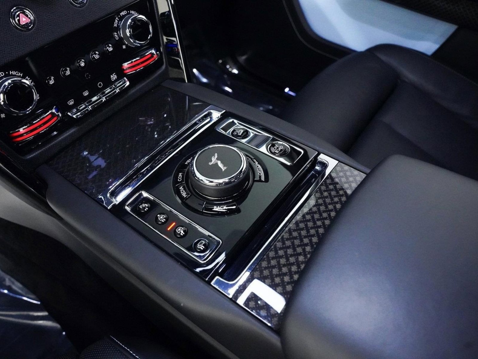 Used 2024 Rolls-Royce Cullinan Black Badge AWD/4WD image 55