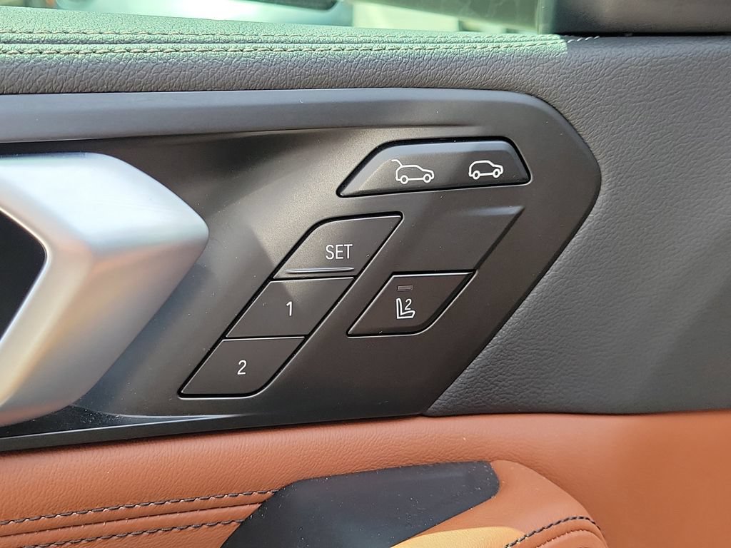 Used 2023 BMW X6 M50i w/ Executive Package AWD/4WD image 27