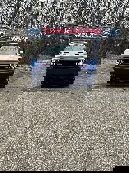 Used 2015 Dodge Challenger SXT Plus image 2