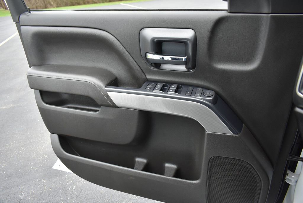 Used 2018 Chevrolet Silverado 1500 LT w/ All Star Edition image 21