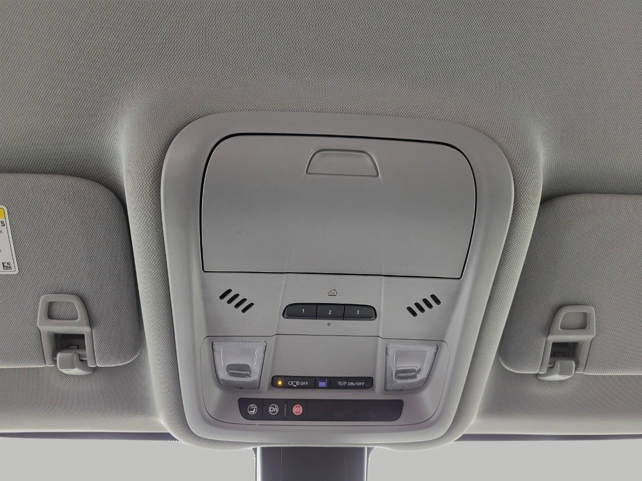 Used 2024 GMC Terrain SLT image 19