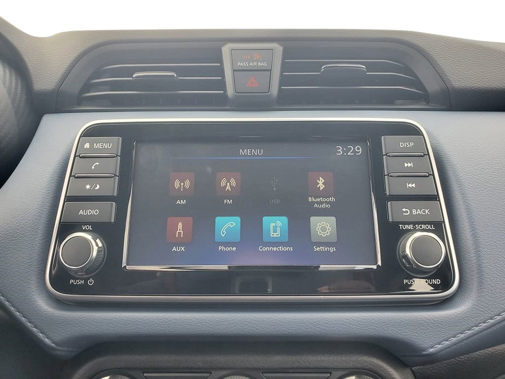 New 2025 Nissan Versa SV w/ Trunk Package FWD image 17