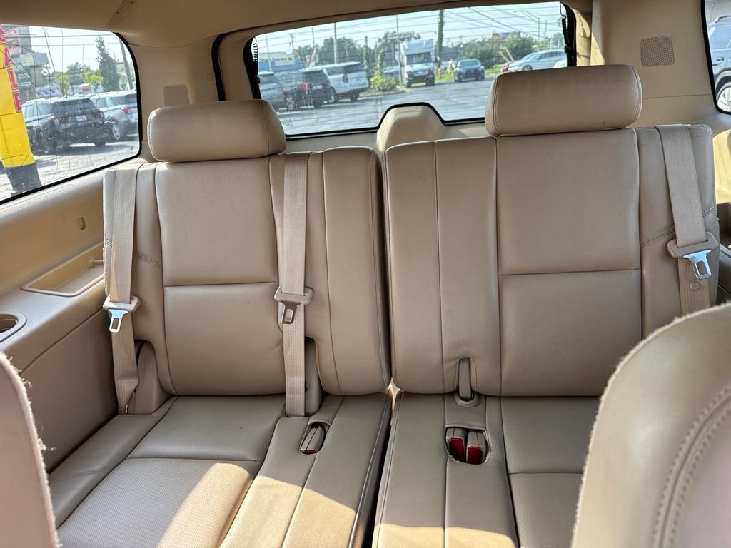Used 2012 Cadillac Escalade ESV Luxury AWD/4WD image 32