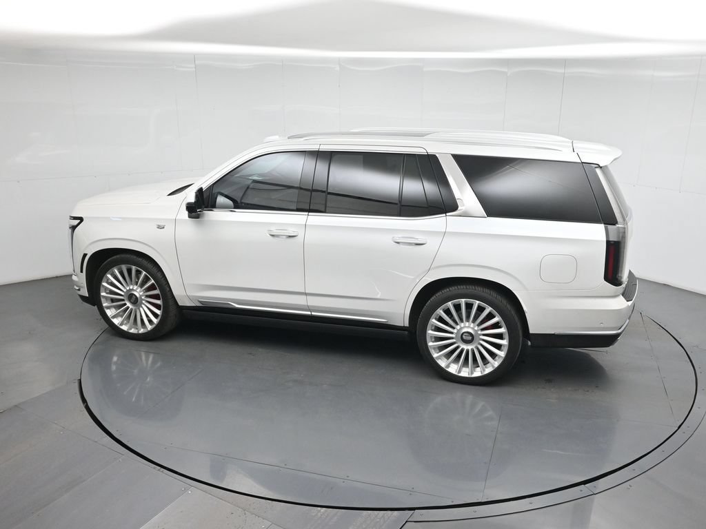 Used 2025 Cadillac Escalade Premium Luxury Platinum AWD/4WD image 17