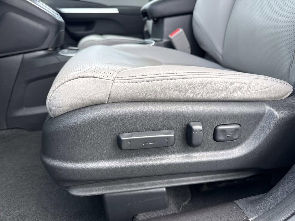 Used 2016 Honda CR-V Touring image 20