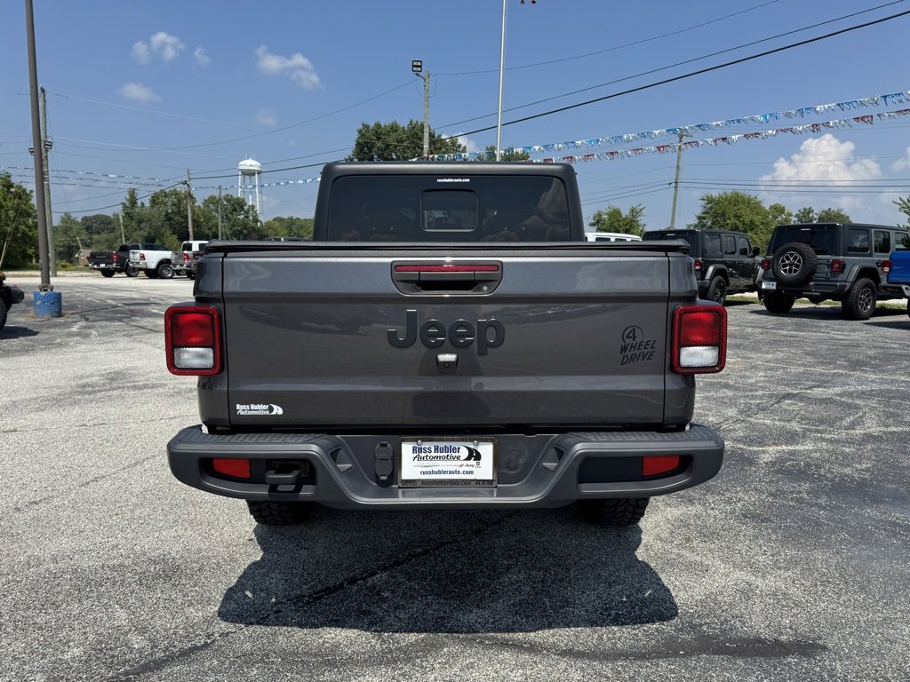 Used 2021 Jeep Gladiator Willys image 5
