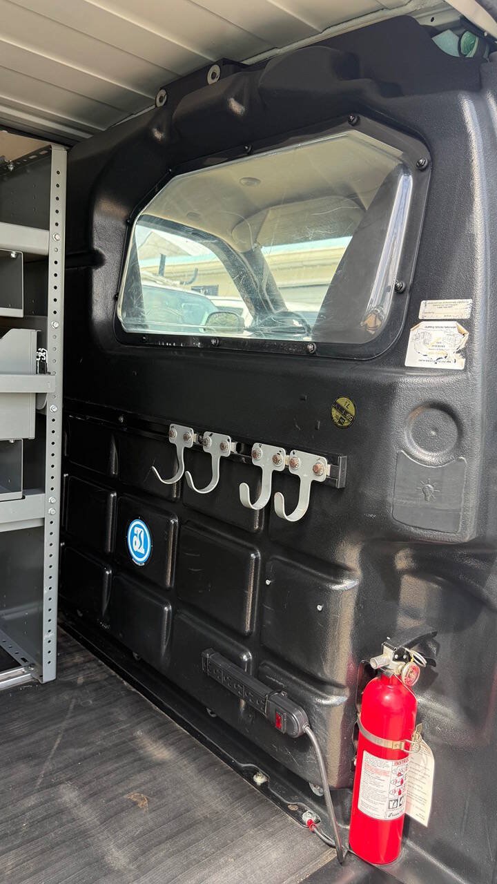 Used 2018 Chevrolet Express 2500 w/ Driver Convenience Package RWD image 33