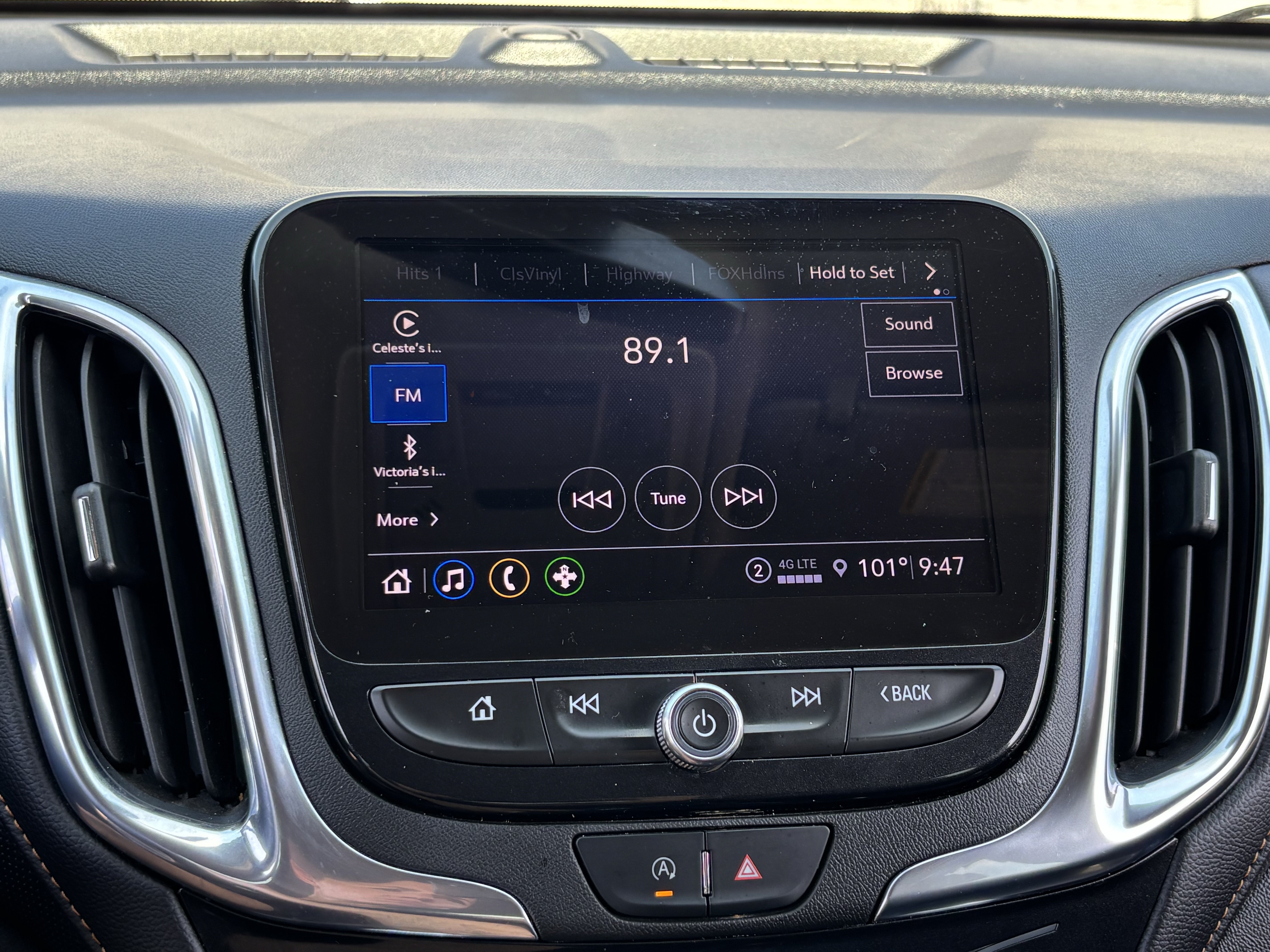 Used 2022 Chevrolet Equinox Premier w/ LPO, Cargo Package FWD image 21