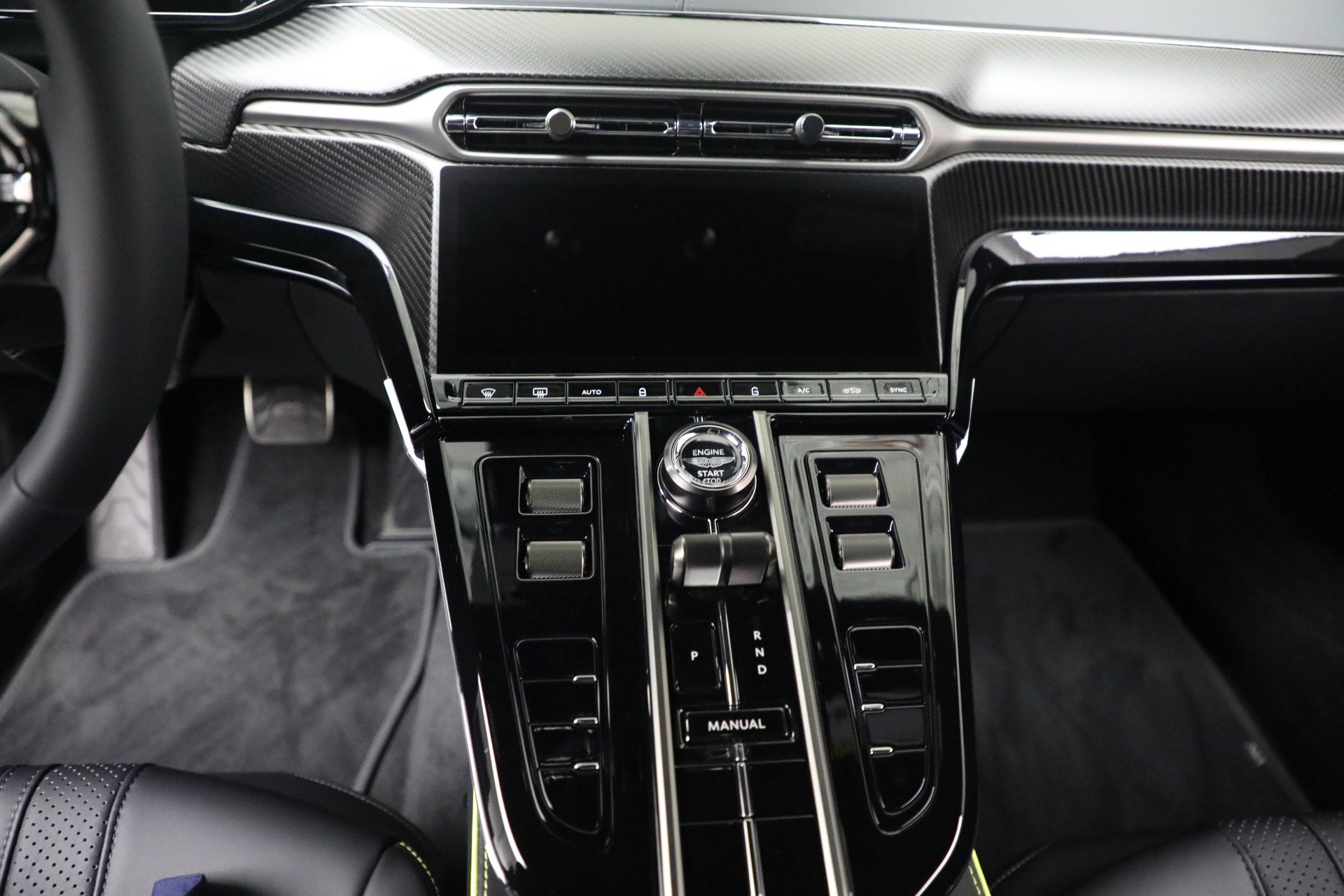 New 2026 Aston Martin V8 Vantage Coupe image 19