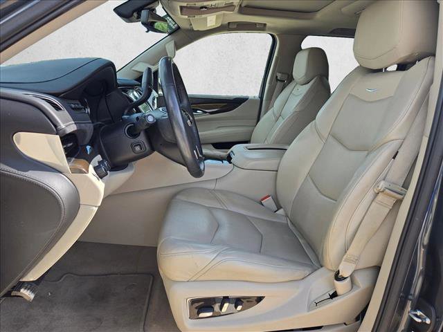 Used 2020 Cadillac Escalade ESV Luxury AWD/4WD image 15