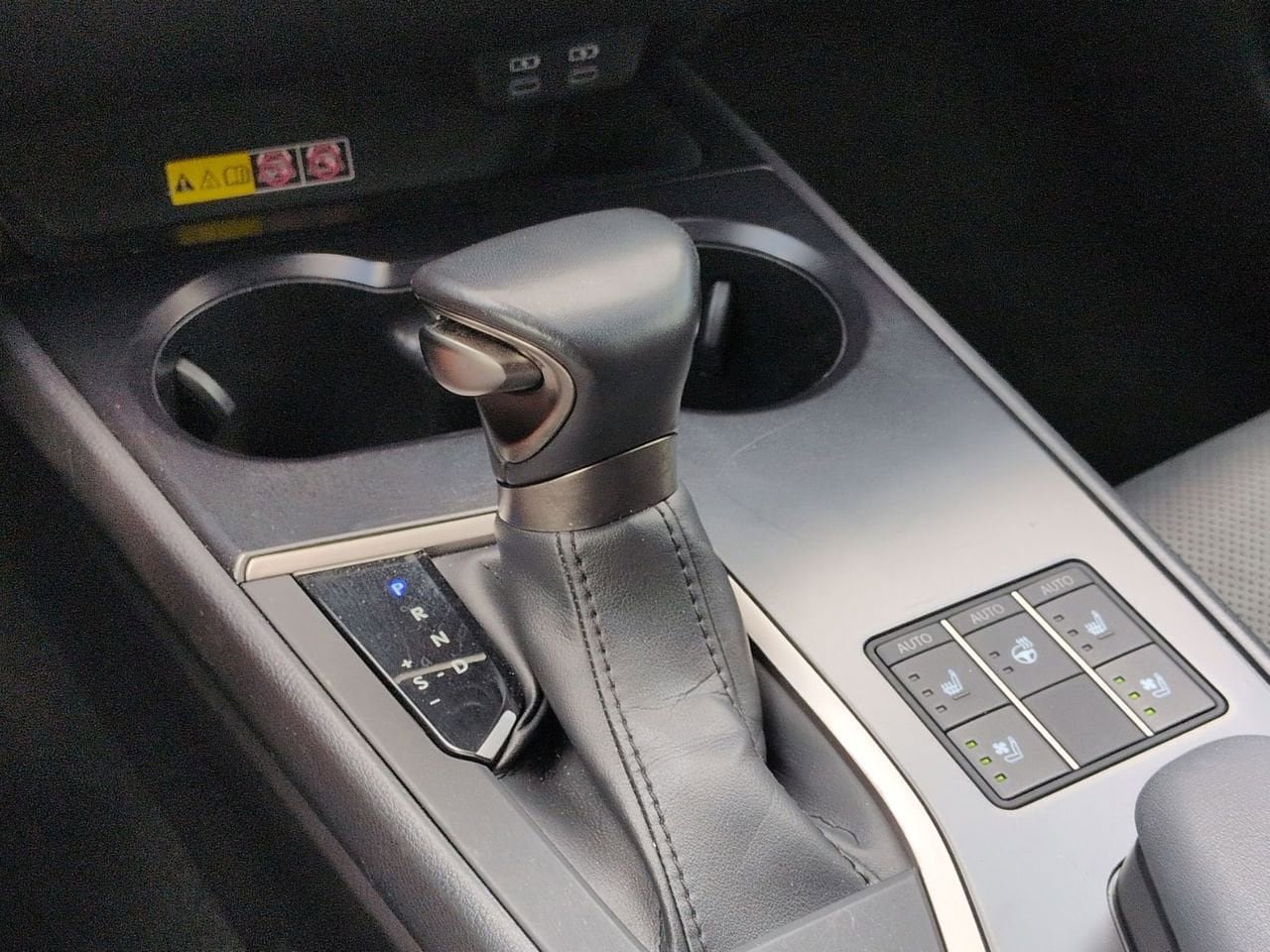 Used 2023 Lexus UX 250h F Sport AWD/4WD image 15