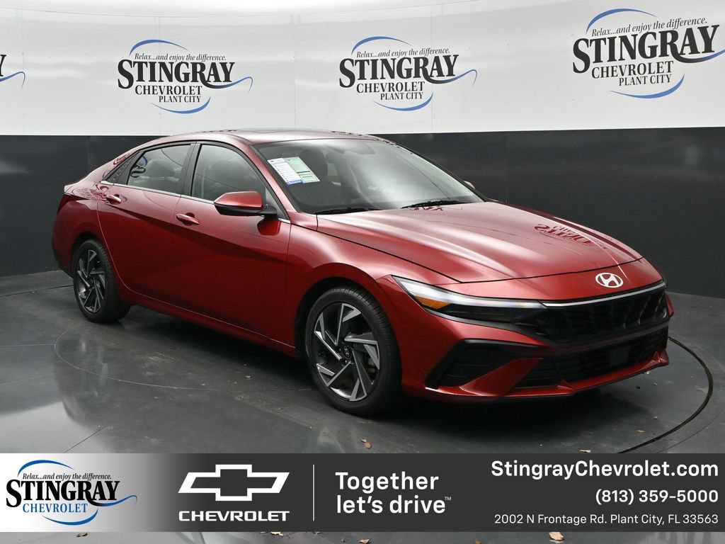 Used 2025 Hyundai Elantra Limited FWD image 1