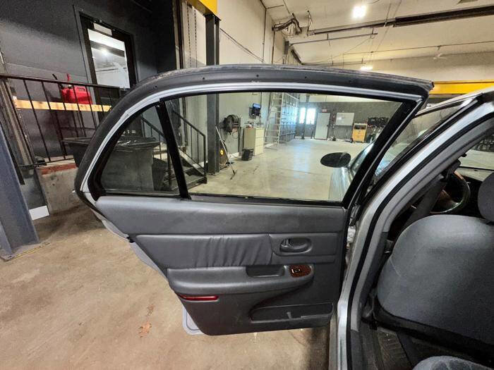 Used 2005 Buick Century Custom FWD image 23