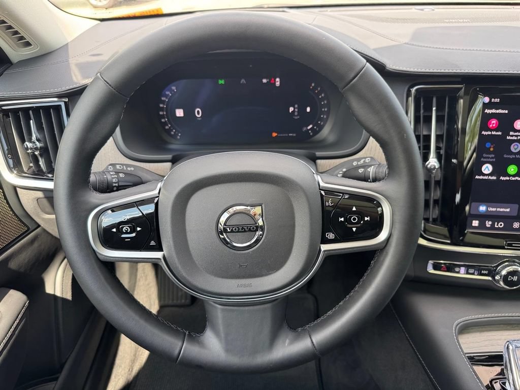 Used 2025 Volvo V90 B6 Cross Country Ultra AWD/4WD image 11