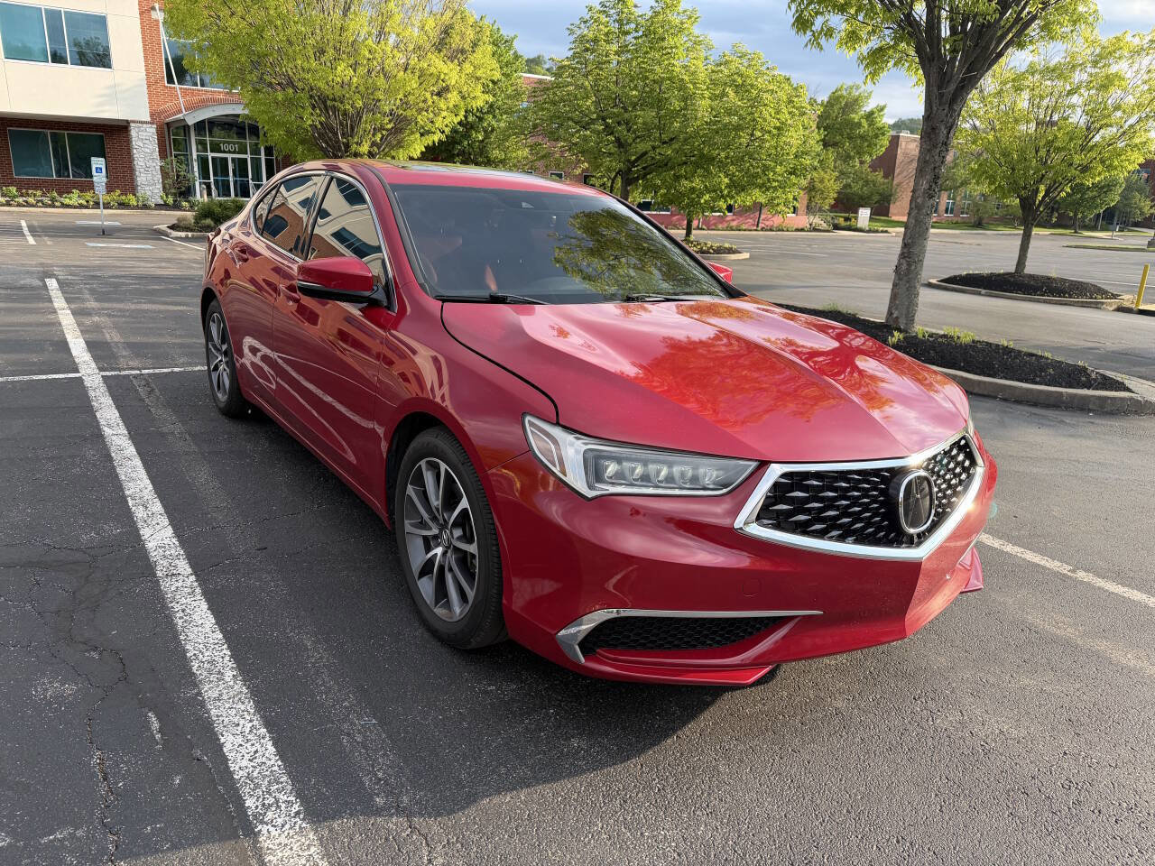 Used 2019 Acura TLX V6 SH-AWD image 4