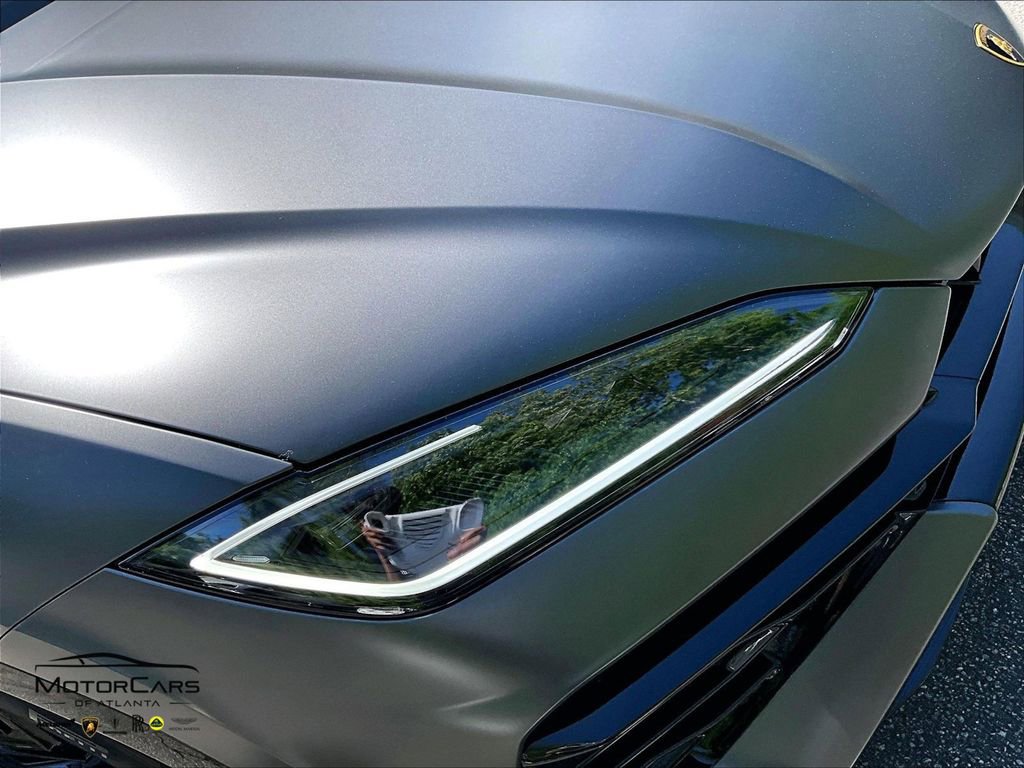 Used 2025 Lamborghini Urus SE image 24