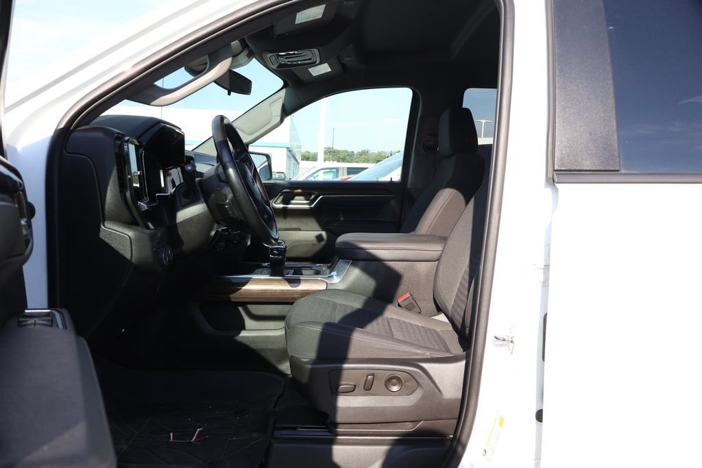 Used 2023 Chevrolet Silverado 1500 RST w/ Protection Package AWD/4WD image 12