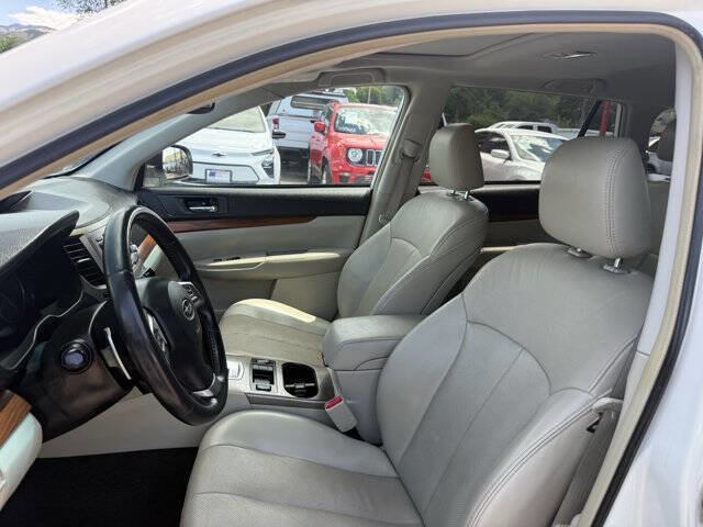 Used 2014 Subaru Outback 2.5i Limited w/ Moonroof Package AWD/4WD image 12