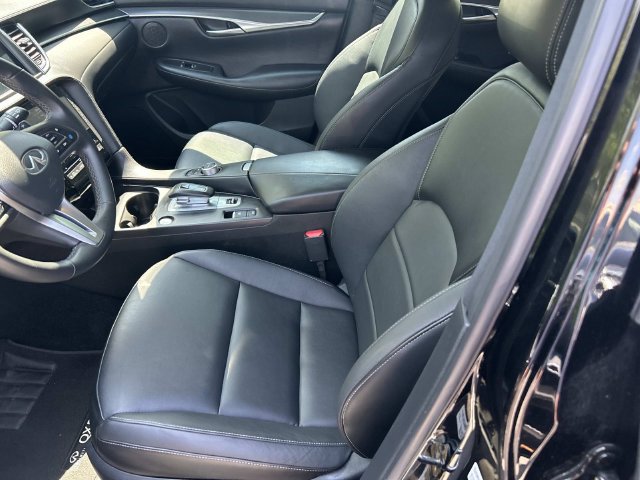 Used 2025 INFINITI QX50 Pure AWD/4WD image 16
