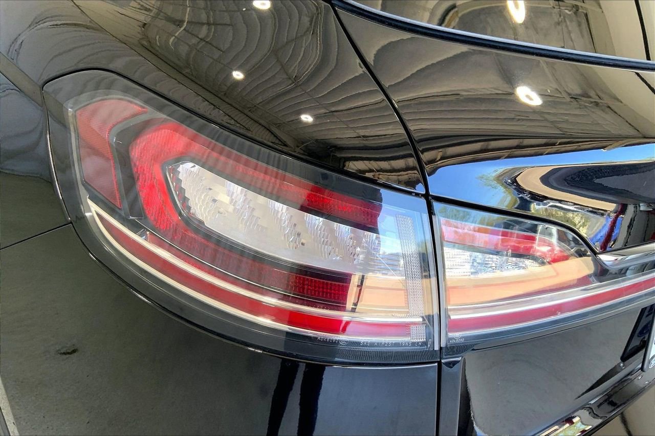 Used 2023 Lincoln Nautilus Reserve w/ Monochromatic Package image 29