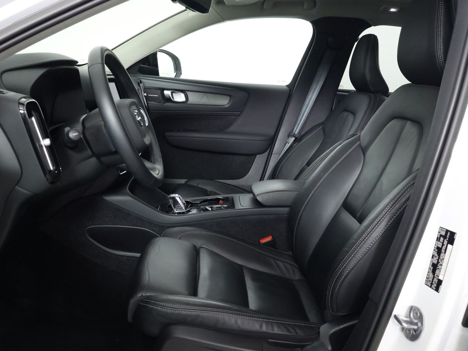 Used 2023 Volvo XC40 B5 Ultimate w/ Protection Package Premier AWD/4WD image 31