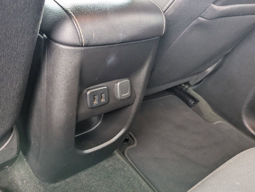 Used 2018 GMC Canyon SLE image 19