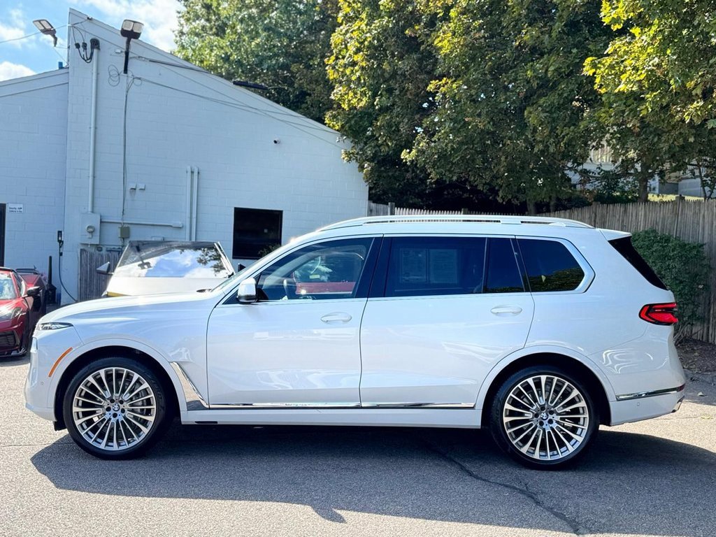 Used 2023 BMW X7 xDrive40i image 3