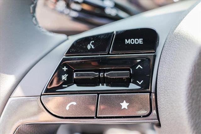 New 2025 Hyundai Elantra SEL image 14