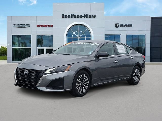 Used 2024 Nissan Altima 2.5 SV image 3