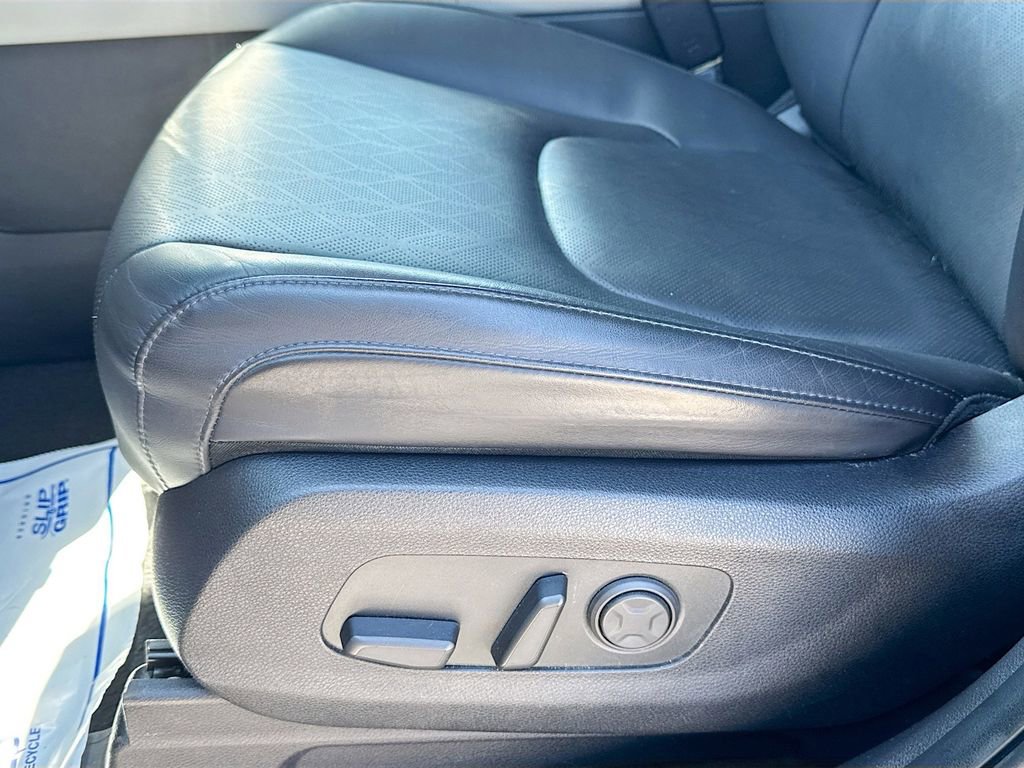 Used 2022 Kia Carnival SX image 19