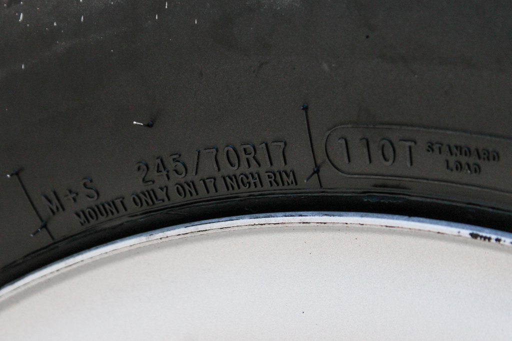 Used 2012 Chevrolet Express 1500 image 31