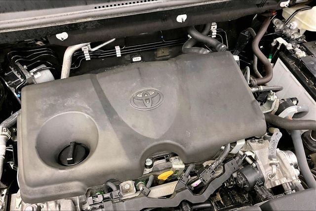 Used 2024 Toyota RAV4 XLE AWD/4WD image 29