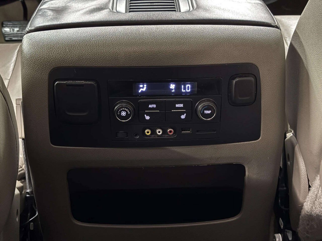 Used 2015 Chevrolet Suburban LTZ AWD/4WD image 27