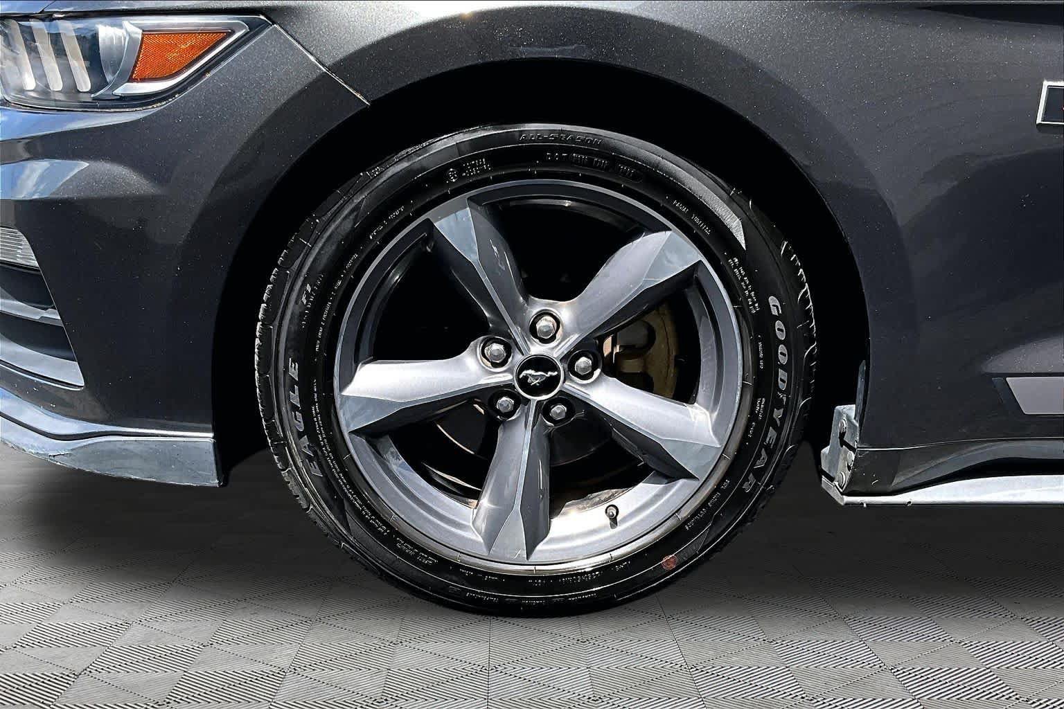 Used 2015 Ford Mustang Coupe w/ Equipment Group 051A RWD image 11
