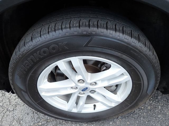 Used 2023 Ford Explorer XLT w/ Equipment Group 202A AWD/4WD image 13