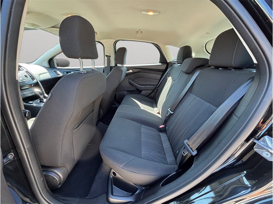 Used 2015 Ford Focus SE FWD image 27