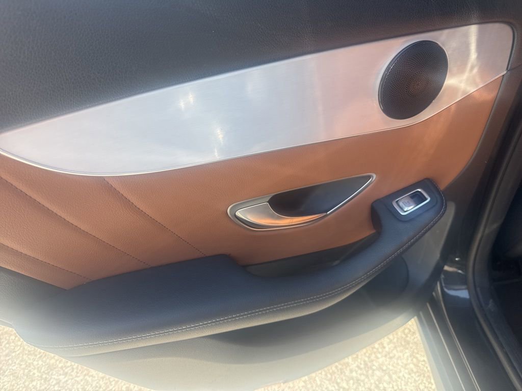 Used 2021 Mercedes-Benz GLC 300 image 12