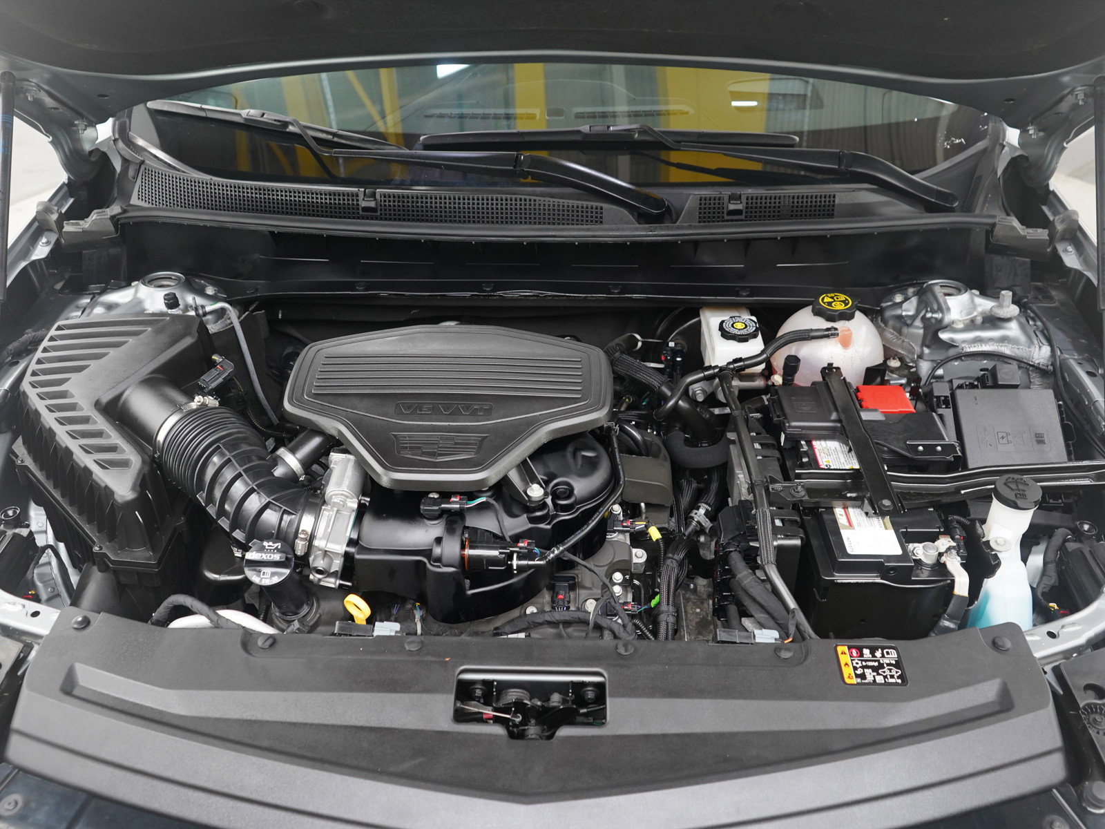 Used 2024 Cadillac XT6 Sport w/ Technology Package image 36