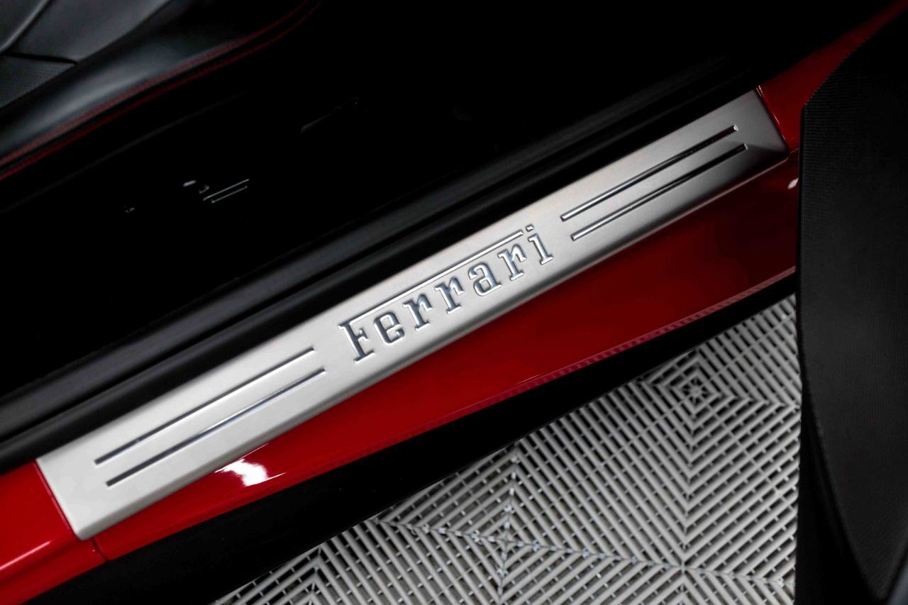 Used 2019 Ferrari Portofino RWD image 70