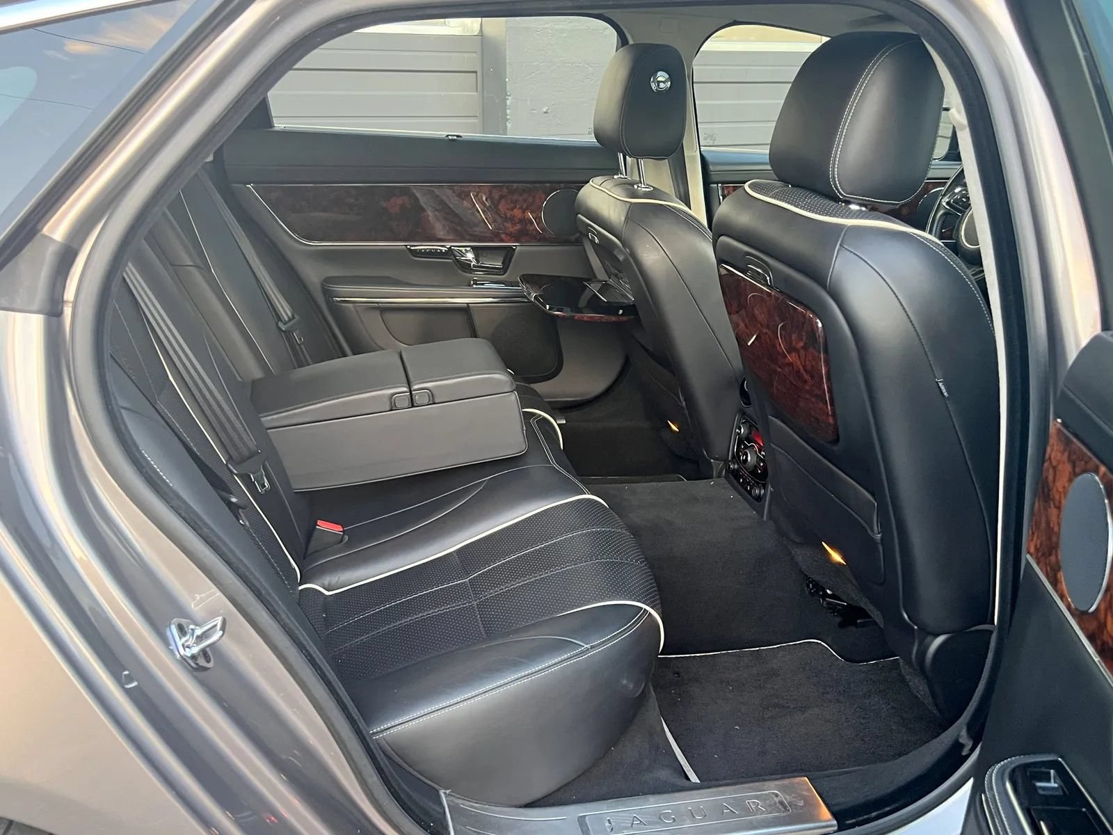 Used 2011 Jaguar XJ L RWD image 14