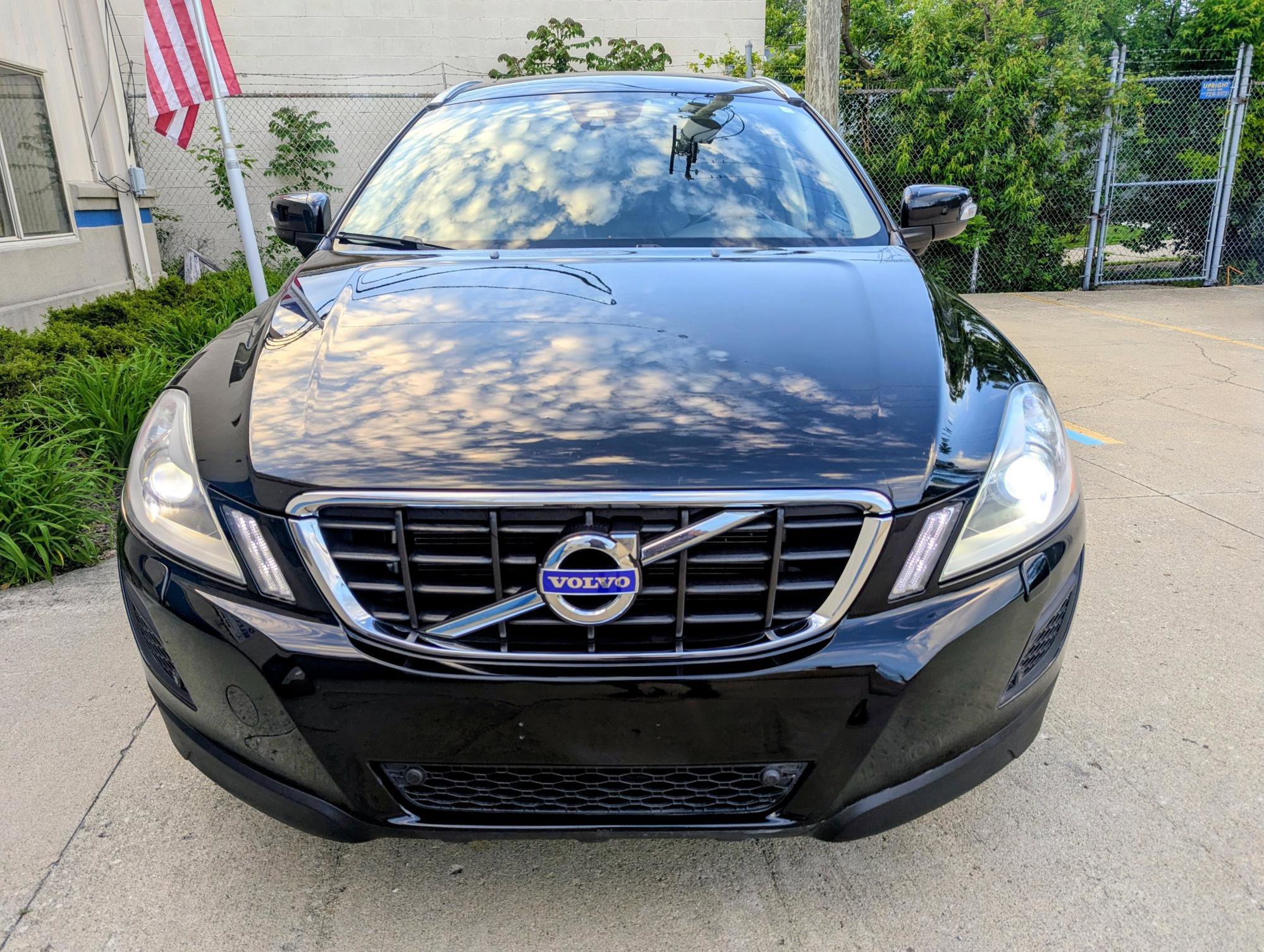 Used 2013 Volvo XC60 T6 AWD/4WD image 2