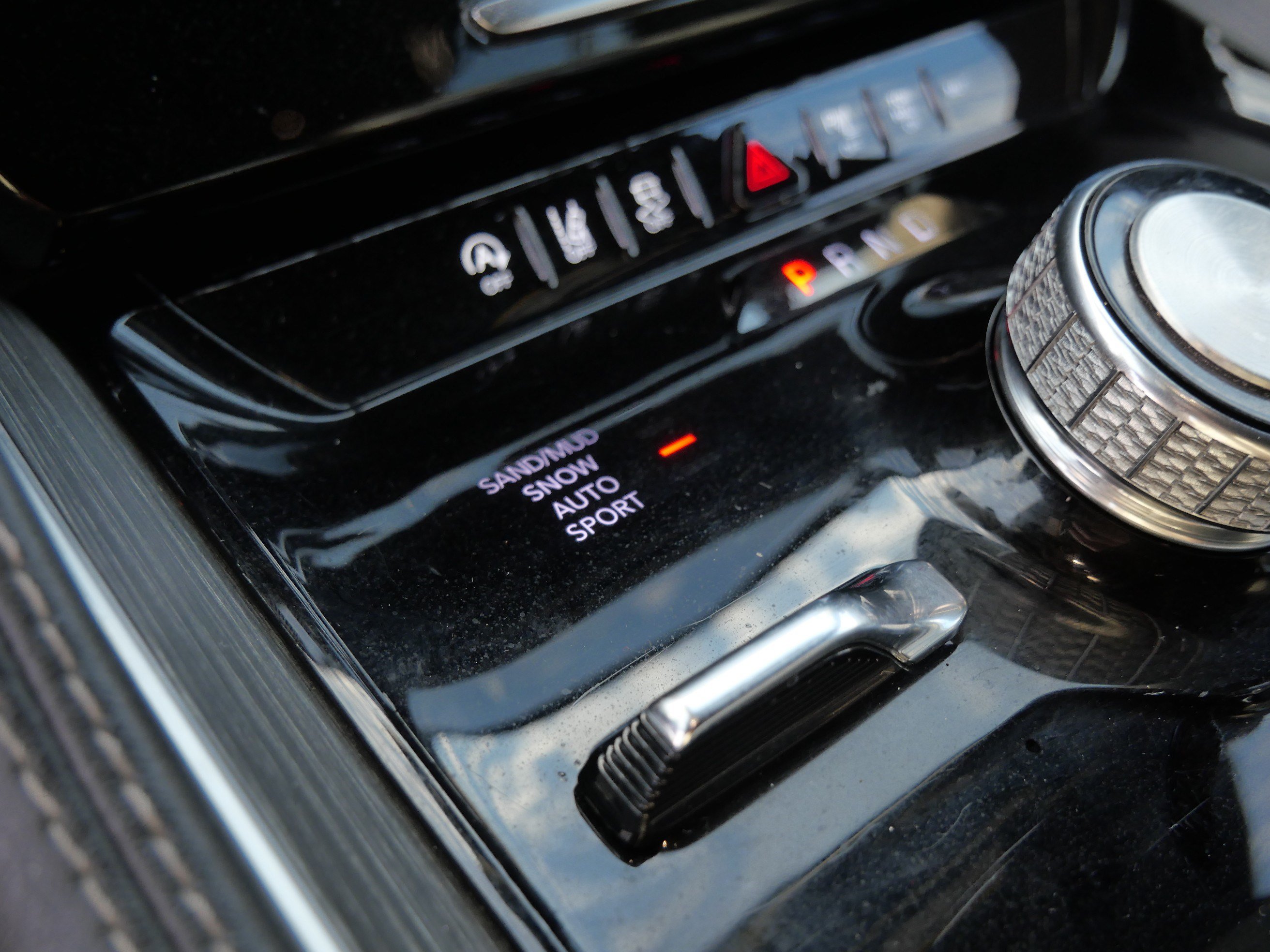 Used 2024 Jeep Wagoneer L Series II AWD/4WD image 30
