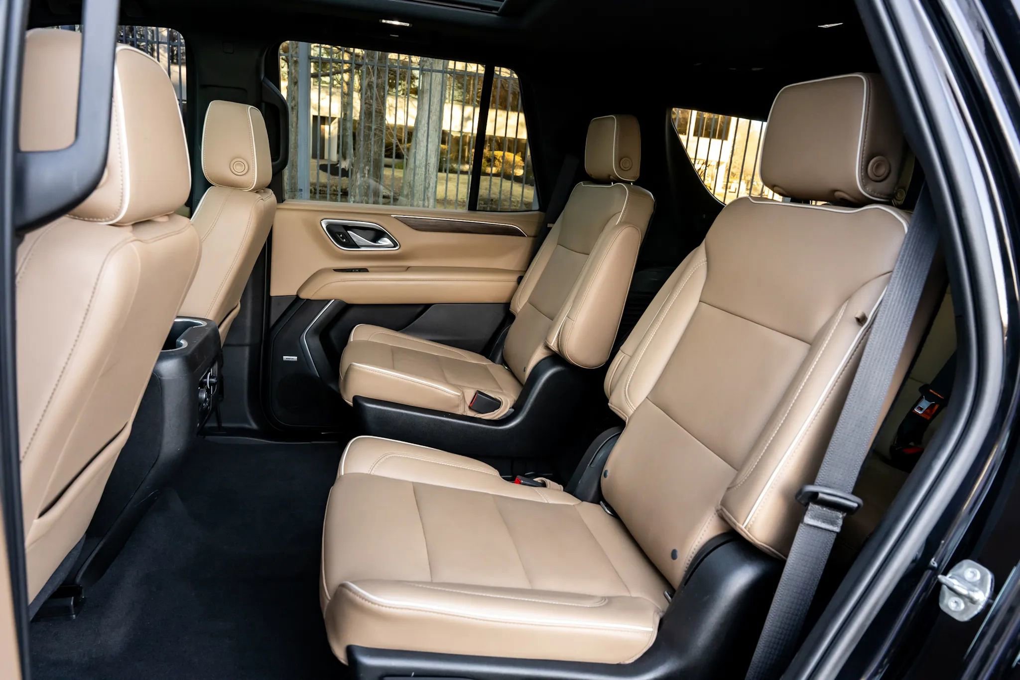 Used 2021 Chevrolet Tahoe Premier w/ Premium Package image 14