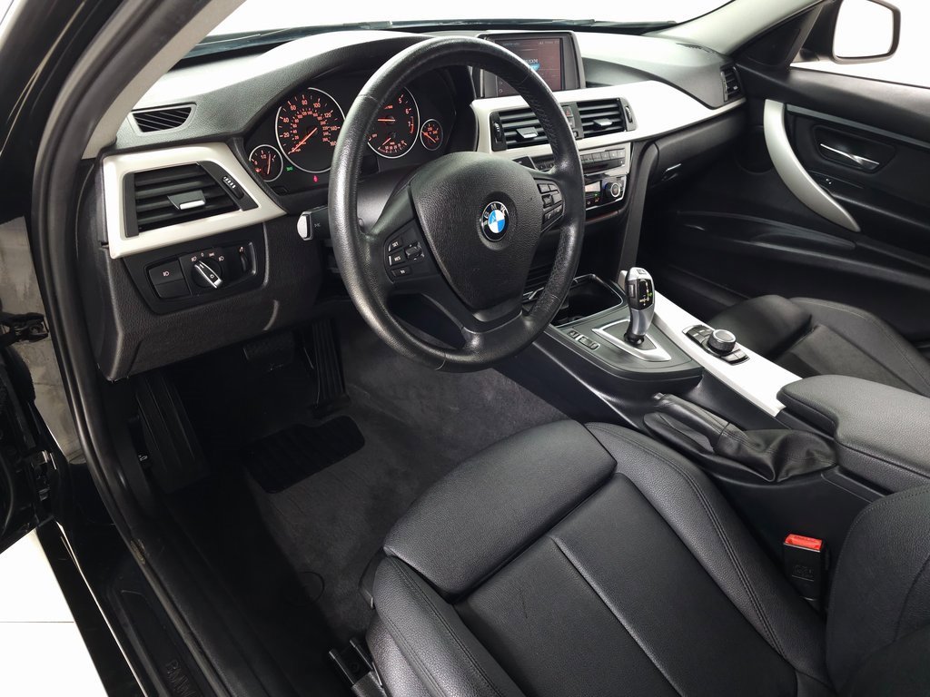 Used 2018 BMW 320i xDrive Sedan image 14