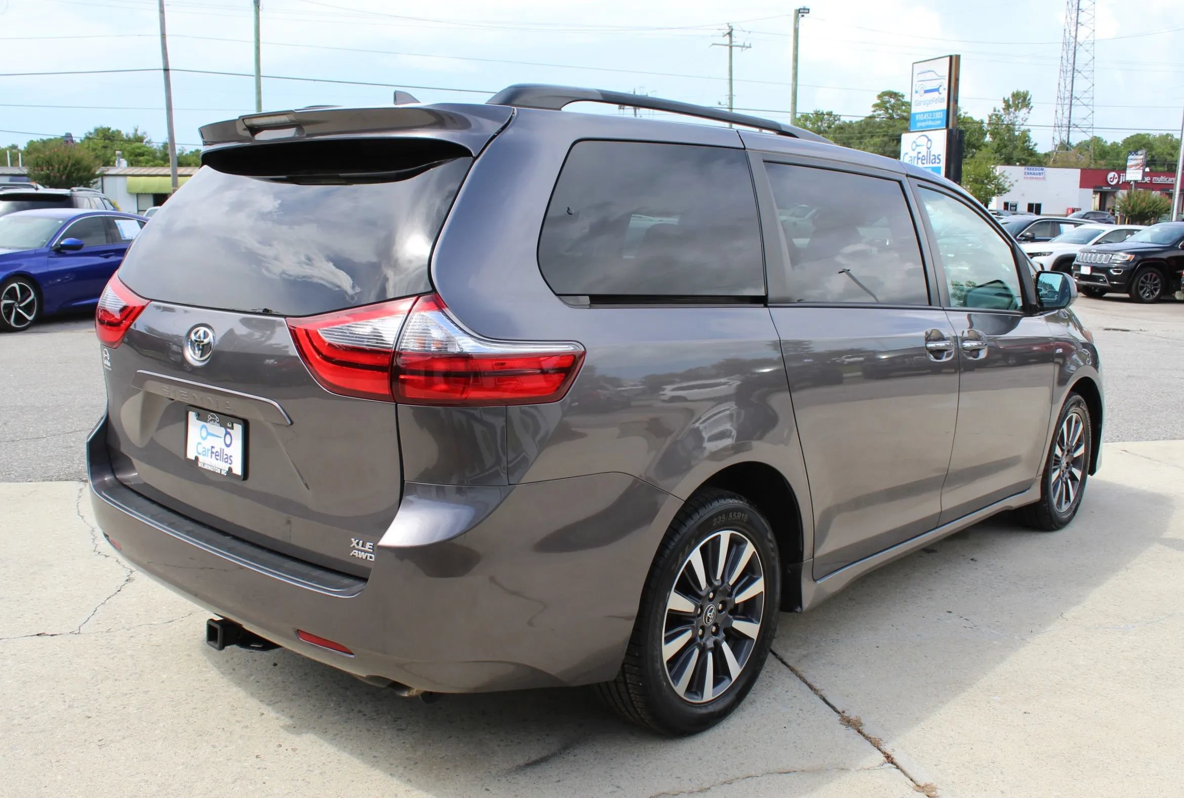 Used 2020 Toyota Sienna XLE AWD/4WD image 5
