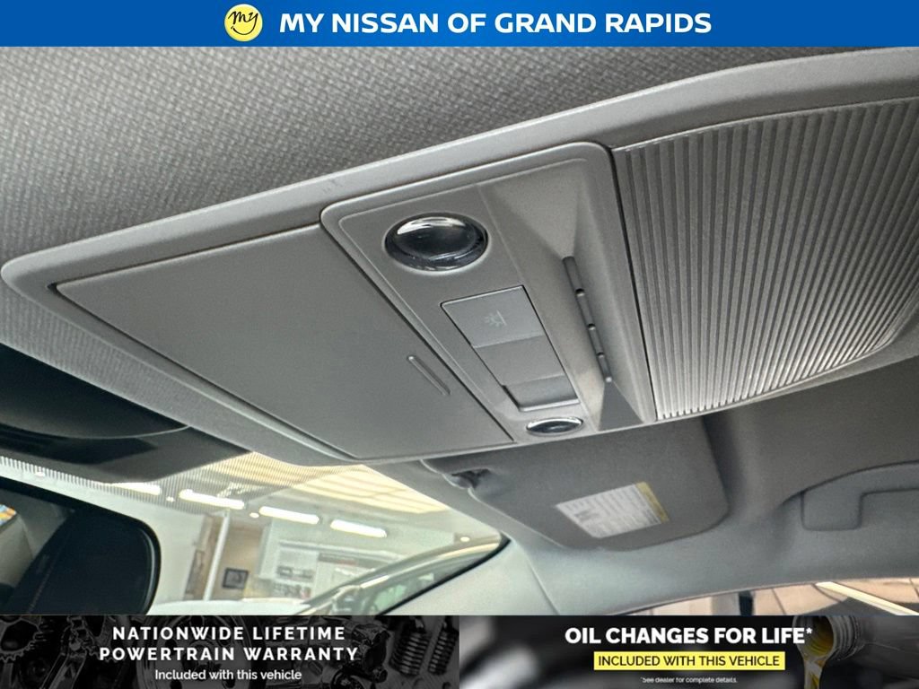 New 2026 Nissan Sentra SR w/ Floor Mat Package FWD image 21